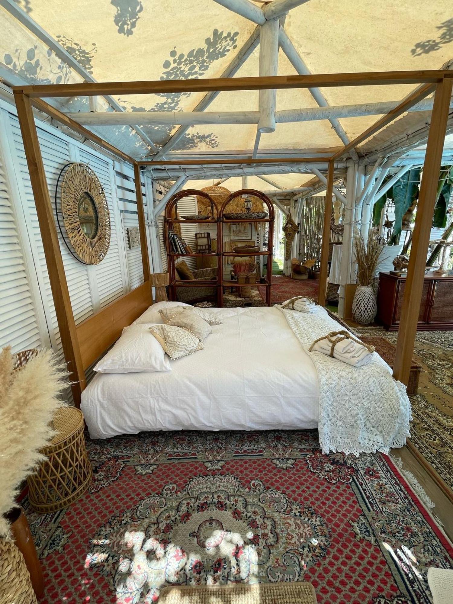 Tropical Bed & Breakfast